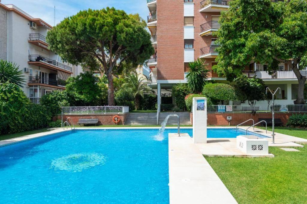 Central Beach Apartment With Free Parking And Pool Marbella Luaran gambar
